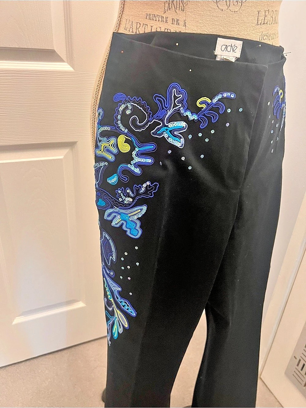 Cache Embroidered Straight Leg Pants in Black & Blue Size 0 - Picture 2 of 10